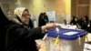 伊朗人参加议会选举