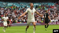 Harry Kane de l'Angleterre célèbre son contre l'Allemagne à l'EURO 2020, Londres, le 29 juin 2021. 