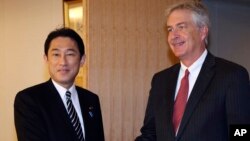 일본을 방문한 윌리엄 번즈 미 국무부 부장관이 24일 도쿄에서 키시다 후미오 일본 외무상과 회담했다.