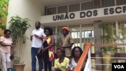 Jovens angolanos reunidos na União de Escritores em Luanda. 