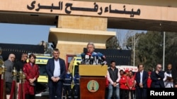  Antonio Guterres di serdana derbasgeha Rafah ya di navbera kerta Gazayê û Misrê de 23 Adara 2024.