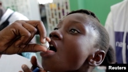 واکسین از طریق دهن یکی از شیوه های ساده در راه برد محو کامل کولرا تا ٢٠٣٠ می باشد 