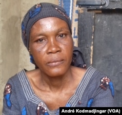 Elizabeth Kouago mère de Esaie Kemty élève policier tué dans l'attentat kamikaze du 15 juin 2015 au sein de l'école de police de N'Djamena. (VOA/André Kodmadjingar)