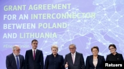 Церемония подписания соглашение о предоставлении гранта на строительство первого газового интерконнектора между Польшей и Литвой, Брюссель, 15 октября 2015 г. 