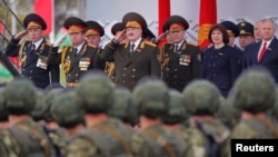 Военный парад в Минске 9 мая по случаю Дня Победы. 