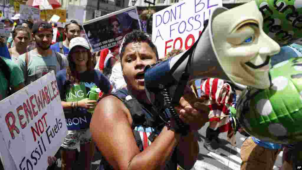 Le centre-ville de Philadelphie a été investi dès dimanche par des milliers de manifestants.