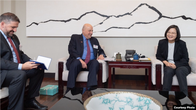 台湾总统蔡英文2019年9月30日接见美国“威尔逊国际学人中心”(Wilson Center)访问团(台湾总统府提供)