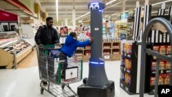 «مارتی» ربات - سوپرمارکت زنجیره ای «جاینت» در شهر هریسبرگ ایالت پنسیلوانیا - ۱۵ ژانویه ۲۰۱۹