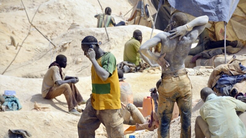 Une importante mine d'or saccagée par une population en colère au Burkina
