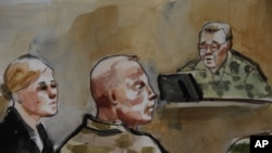 아프가니스탄 민간인 16명 학살 혐의로 심리 중인 미 육군 소속 로버트 베일스 하사의 장면 스케치.