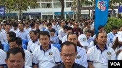 Youth Group of Dragon Guard​ Alliance mark 37 years since the fall of Khmer Rouge regime, at the headquarter of Cambodian People's Party on Thursday, 7 January, 2016. (Hul Reaksmey/VOA Khmer)