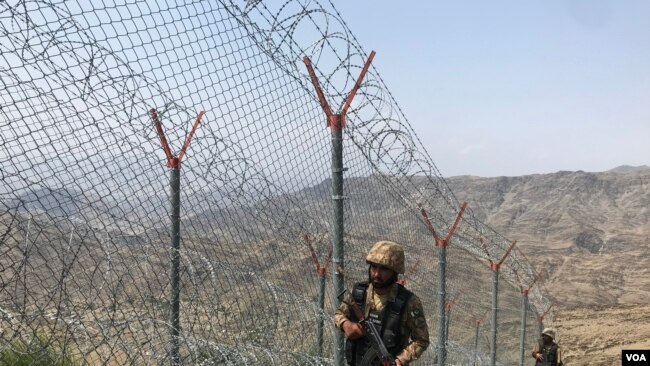 پاکستانی حکام کا کہنا ہے کہ افغان سرحد پر باڑ لگانے کا 90 فی صد کام مکمل ہو چکا ہے۔