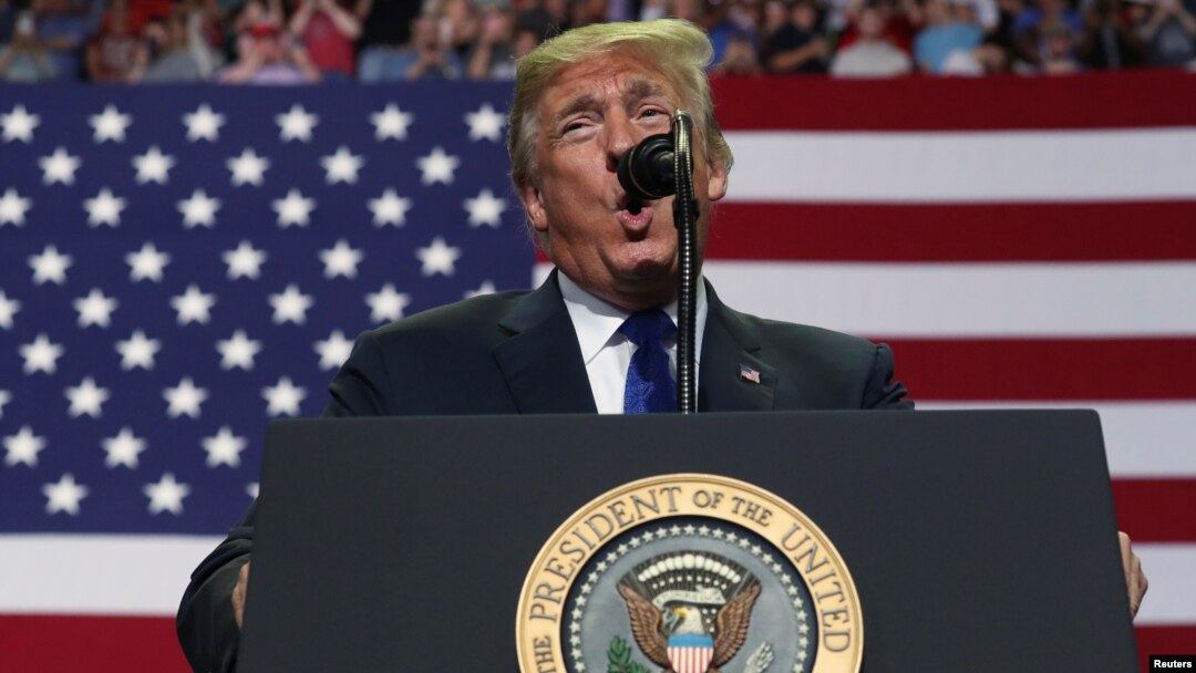 U.S. President Donald Trump addresses supporters during a "Make America Great Again" rally in Southaven, Mississippi, Oct. 2, 2018. 