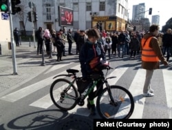 Studenti, đaci i građani blokiraju raskrsnicu u Zemunu, 19. februara 2025. (Foto: FoNet)