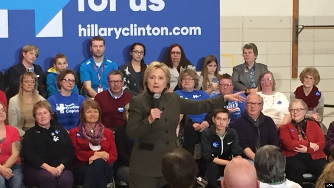 Hillary Clinton supporters at Berg Middle School in Newton IA. (Kane Farabaugh/VOA)