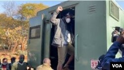 Zimbabwe Rights Group Condemns Bail Conditions for Journalist