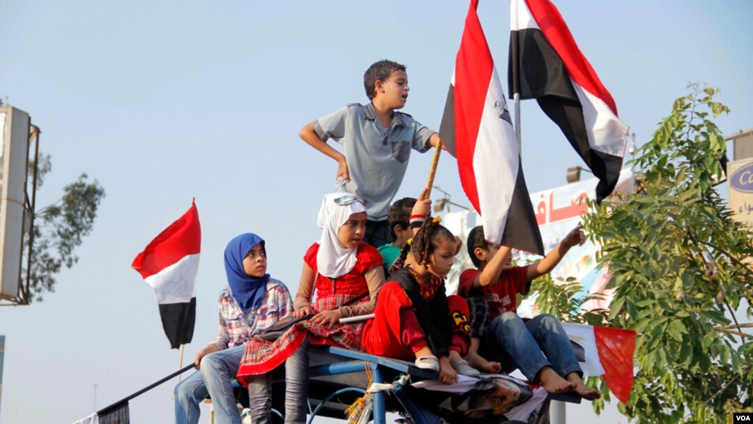 Anak-anak telah ikut serta dalam protes-protes di Mesir sejak demonstrasi meluas dan hampir konstan pada 2011. (VOA/H. Elrasam)