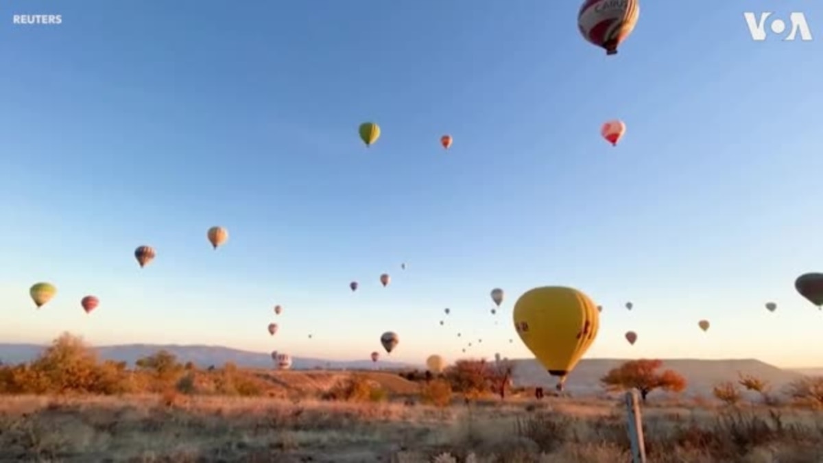 Timelapse of Hot Air Balloons Rising Over Turkey’s Cappadocia