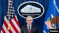 Mwanasheria mkuu Merrick Garland akizungumza juu ya matokeo ya kesi dhidi ya afisa wa polisi wa zamani Derek Chauvin katika wizara ya sheria mjini Washington, D.C., U.S. April 21, 2021. (Andrew Harnik/Pool vi