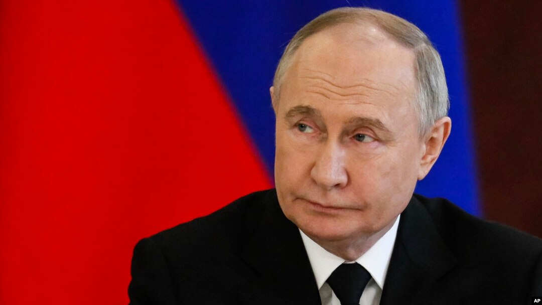 Presiden Rusia Vladimir Putin mengesahkan aturan yang mengizinkan penyitaan aset-aset AS di Rusia.