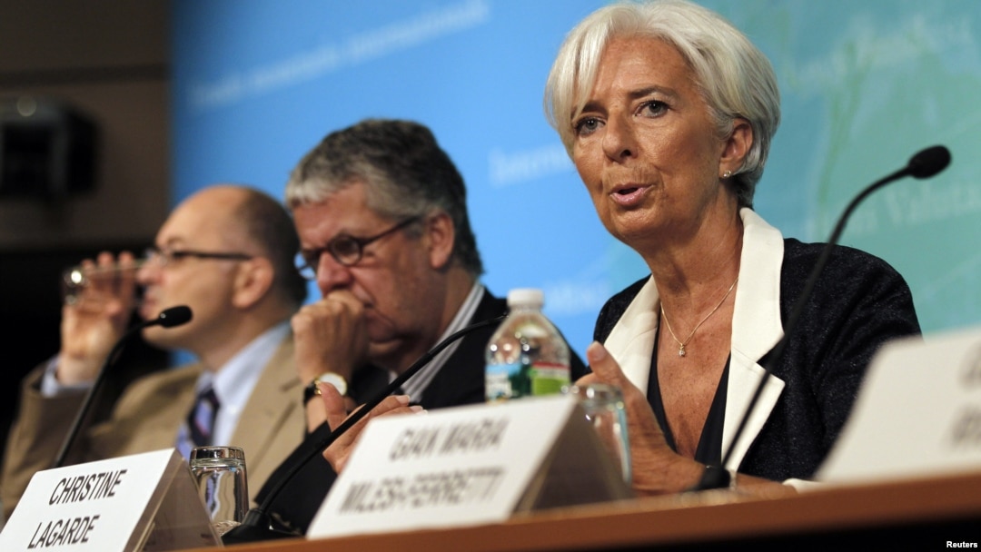 Para pejabat IMF memberikan keterangan mengenai laporan pertumbuhan ekonomi global di Washington (foto: dok).