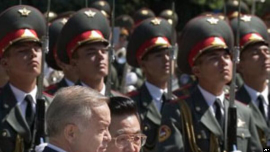 Xitoy hozirning o’zida Markaziy Osiyoning bosh savdo hamkorlaridan. Yuan qadrsizlanib, Xitoy iqtisodiyoti o’sishdan to’xtasa, chetdan kamroq mahsulot, xomashyo sotib ola boshlaydi. Bundan esa mintaqa, jumladan O’zbekiston pand yeydi, deydi iqtisodchilar.