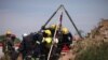 南非200矿工被困井中