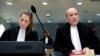 Адвокаты Олега Пулатова на процессе по делу MH17 Сабине тен Дуссхатэ и Будевейн ван Эйк из роттердамской компании Sjöcrona Van Stigt Advocaten