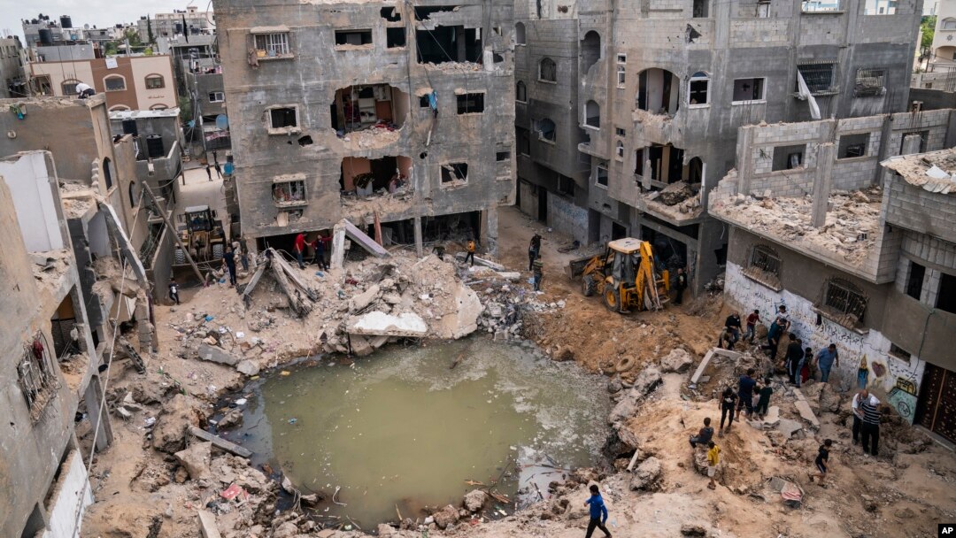Situasi di Gaza pasca perang sangat memprihatinkan, di mana sedikitnya 300 gedung, termasuk 1.000 unit rumah, hancur. 