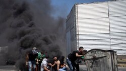 Israel bombardea Gaza para frenar a militantes palestinos, pero cohetes siguen cayendo