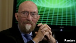 El doctor Kip Thorne, profesor emérito de Caltech, fue uno de los tres ganadores del Premio Nobel de Física 2017