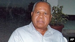 Veteran opposition leader Etienne Tshisekedi is seen at his residence in Kinshasa, Congo, June 2006. (file photo)