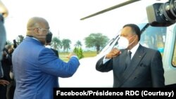 Président Denis Sassou N'Guesso ayambami na mokokani wa ye ya RDC Félix Tshisekedi na jardin ya palais de la Nation na Kinshasa, le 14 septembre 2020. (Facebook/Présidence RDC)