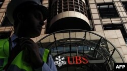 Banyak warga kaya AS menghindari pajak dengan menyimpan kekayaannya di bank-bank Swiss, termasuk bank UBS (foto: dok). 