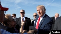Prezident Donald Tramp Floridada tərəfdarları ilə görüşür