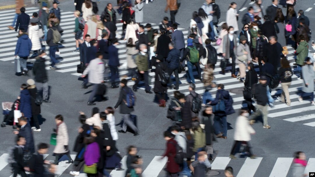 The world's population may top out at roughly 9.7 billion around 2064,according to a new study.