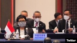 Menlu RI Retno Marsudi dalam pertemuan Menlu negara-negara anggota ASEAN dengan Menlu China Wang Yi memperingati 30 tahun kerjasama ASEAN-China di Chongqing, China, 7 Juni 2021. (Twitter/@Menlu_RI)