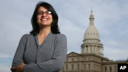 Rashida Tlaib, candidate à la Chambre des représentants, devant le Capitole du Machigan, Lansing, le 6 novembre 2008. 