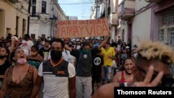 En La Habana, capital de Cuba, miles de manifestantes salieron a las callles el domingo 11 de julio de 2021 en protesta contra el gobierno; lo mismo ocurrió en varias provincias a lo largo de toda la isla.