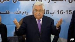 Le président palestinien Mahmoud Abbas assiste à une réunion avec le plus haut organe décisionnel du Conseil central palestinien, à son siège, à Ramallah, en Cisjordanie, le 15 août 2018.