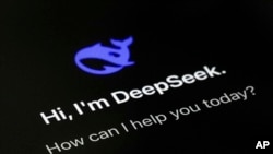 រូបឯកសារ៖ កម្មវិធី DeepSeek ​ត្រូវបាន​បើក​នៅ​លើទូរសព្ទមួយ​ក្នុងទីក្រុងប៉េកាំង​ប្រទេស​ចិនកាលពីថ្ងៃទី​២៨ មករា ឆ្នាំ២០២៥។