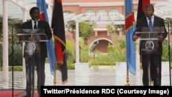 Le président angolais Joao Lourenço, à droite, et son hôte congolais Joseph Kabila lors d’une conférence de presse conjointe à Luanda, Angola, 2 août 2018. (Twitter/Présidence RDC)