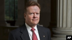 Cựu thượng nghị sĩ bang Virginia Jim Webb.