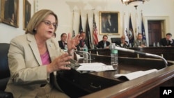 La legisladora republicana, Ileana Ros-Lehtinen, junto a otro grupo de congresistas estadounidenses, prepara un proyecto de ley para sancionar a funcionarios venezolanos que sería presentado en el Congreso esta próxima semana.