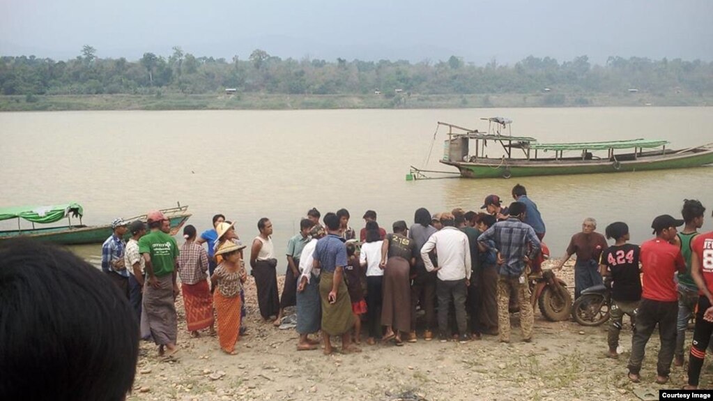 စစ္ကုိင္းတုိင္း ဟုမၼလင္းၿမိဳ႕နယ္က ပစ္ခတ္မႈျဖစ္ပြားၿပီး လူႏွစ္ဦးေသဆံုး။ (သတင္းဓာတ္ပံု--ေရႊျပည္ေအးျမိဳ႔့သစ္ေက်းရြာမွ ရြာသားတဦး )