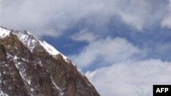 Everest’in Zirvesinde Yeni Rekor