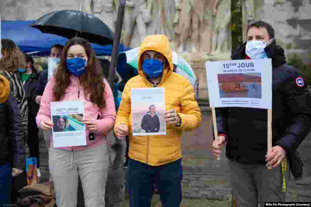 تجمع در میدان تروکادرو در پاریس و درخواست برای آزادی بنجامین بریر، گردشگر فرانسوی که در ایران به اتهام جاسوسی به زندان افتاده است