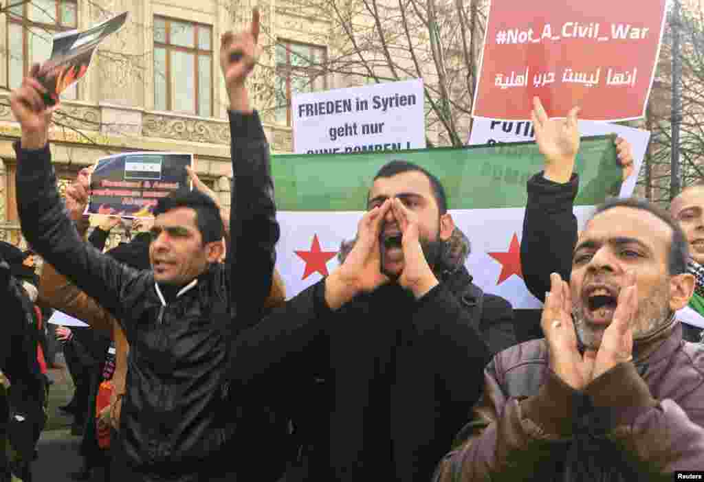 تظاهرات علیه مداخله روسیه در جنگ سوریه،&nbsp;بیرون سفارت روسیه در برلین آلمان.