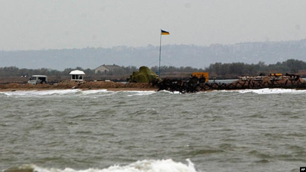 Украинский КПП на острове Тузла, Азовское море