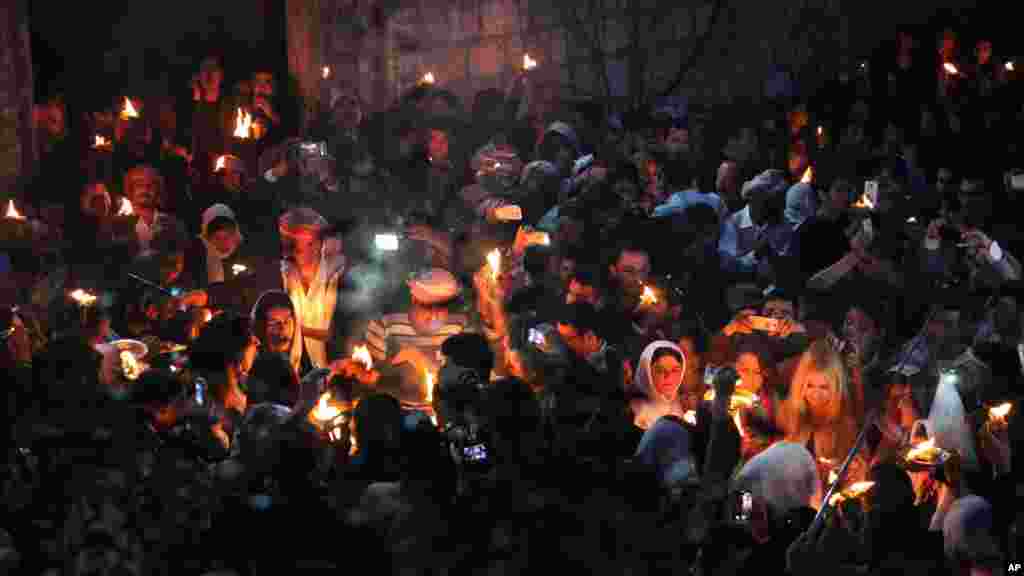 Iroq yazidiylar yangi yilni nishonlamoqda. Ularning qishloqlari &quot;Islomiy davlat&quot; changalida.